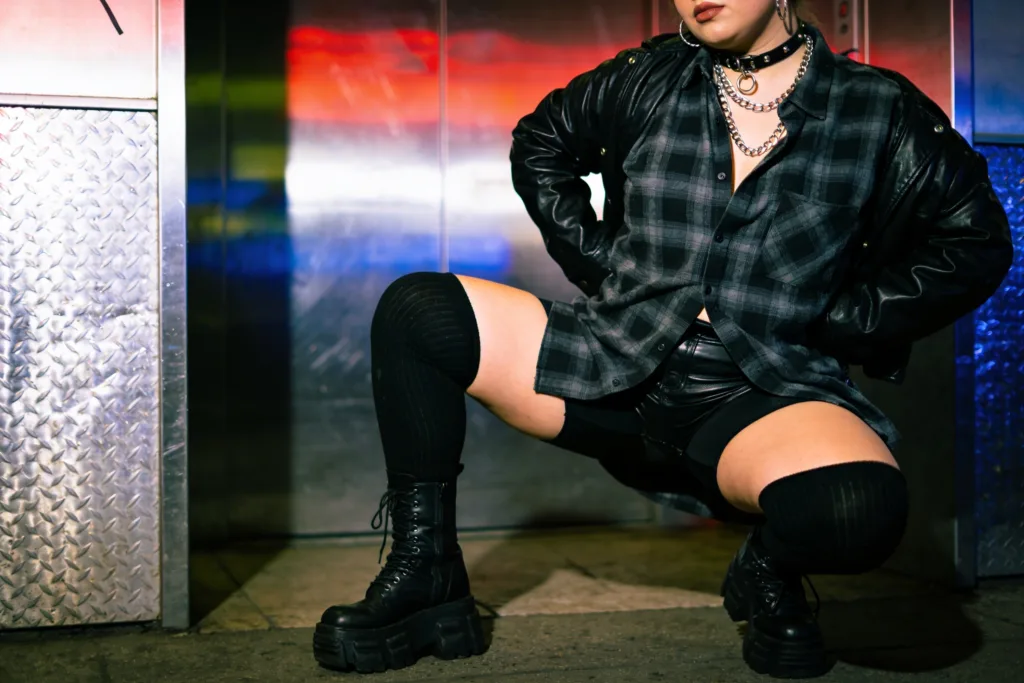 10 Plus Size 90s Outfit Ideas for Vintage Looks: Bold & Cozy