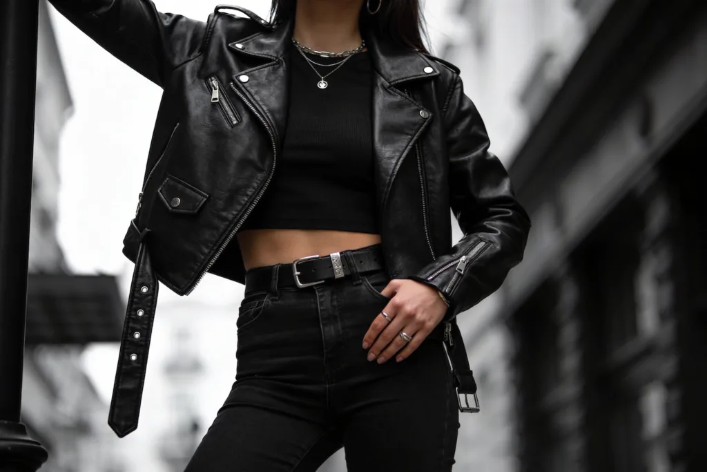 10 Outfits with Leather Jacket for Edgy Chic Vibes: Notable Looks